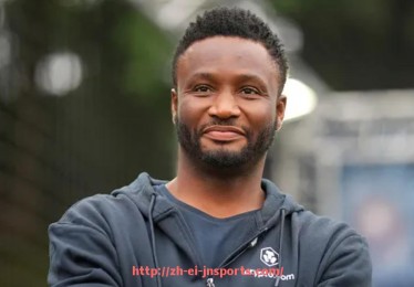 JN江南体育-法甲球队排名变化及赛季表现综合分析