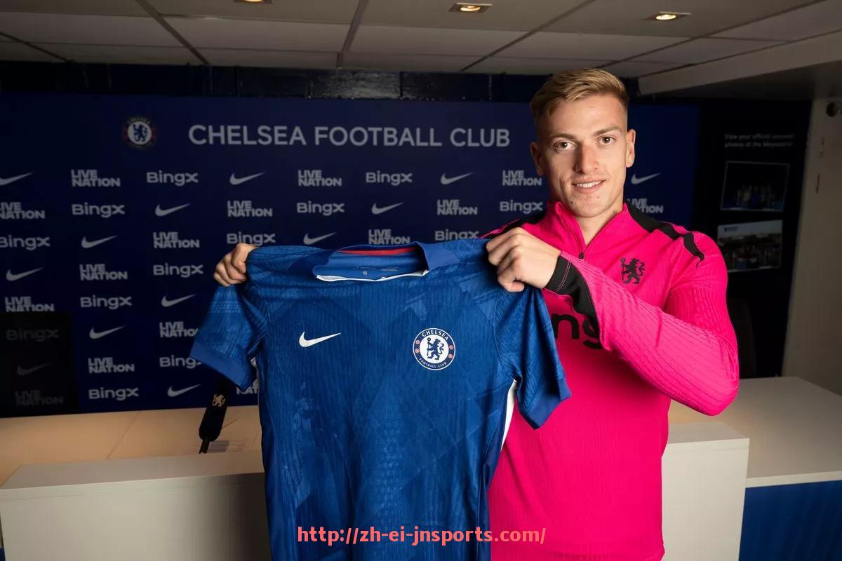 JN江南体育-金元风暴背景下2019法甲俱乐部球员身价分析与市场动向探讨