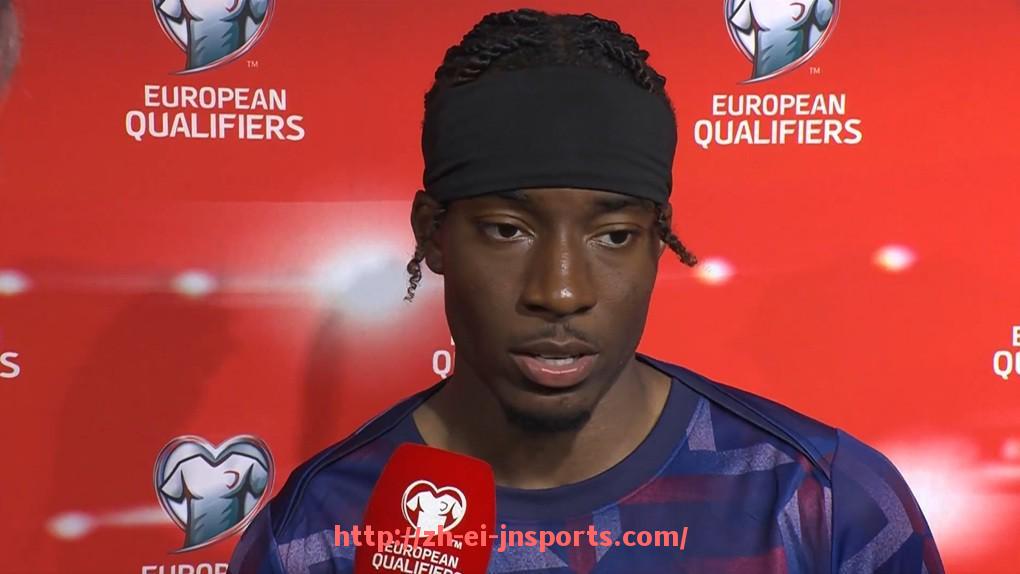 JN江南体育-法甲最具争议的裁判判罚：法甲赛季中的争议判罚事件