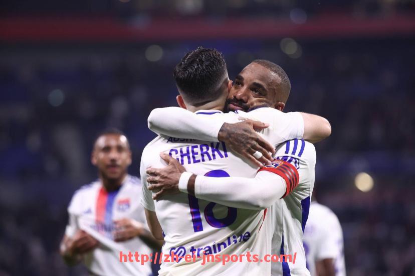 JN江南体育-2021西甲联赛球队转会窗口动态分析